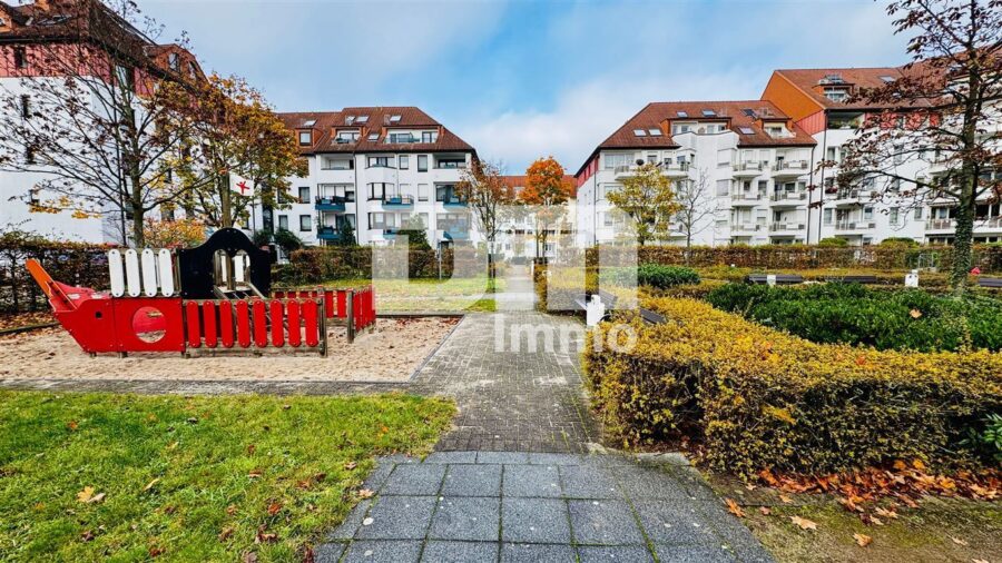 Schöne Eigentumswohnung in gefragter Wohnlage mit Balkon / Tiefgarage und Parkanlage - Innenhof / Areal / Parkanlage